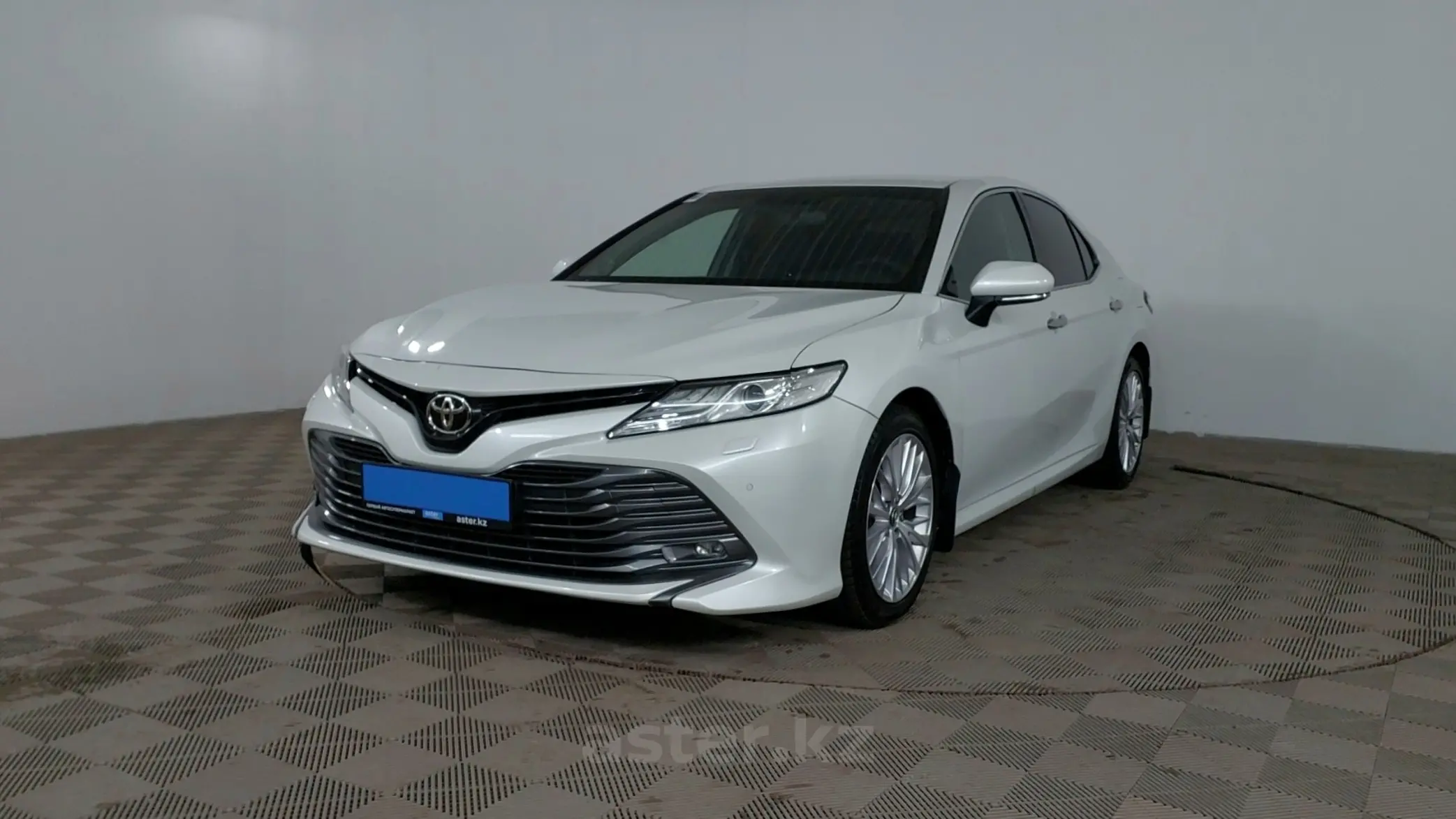 Toyota Camry 2019