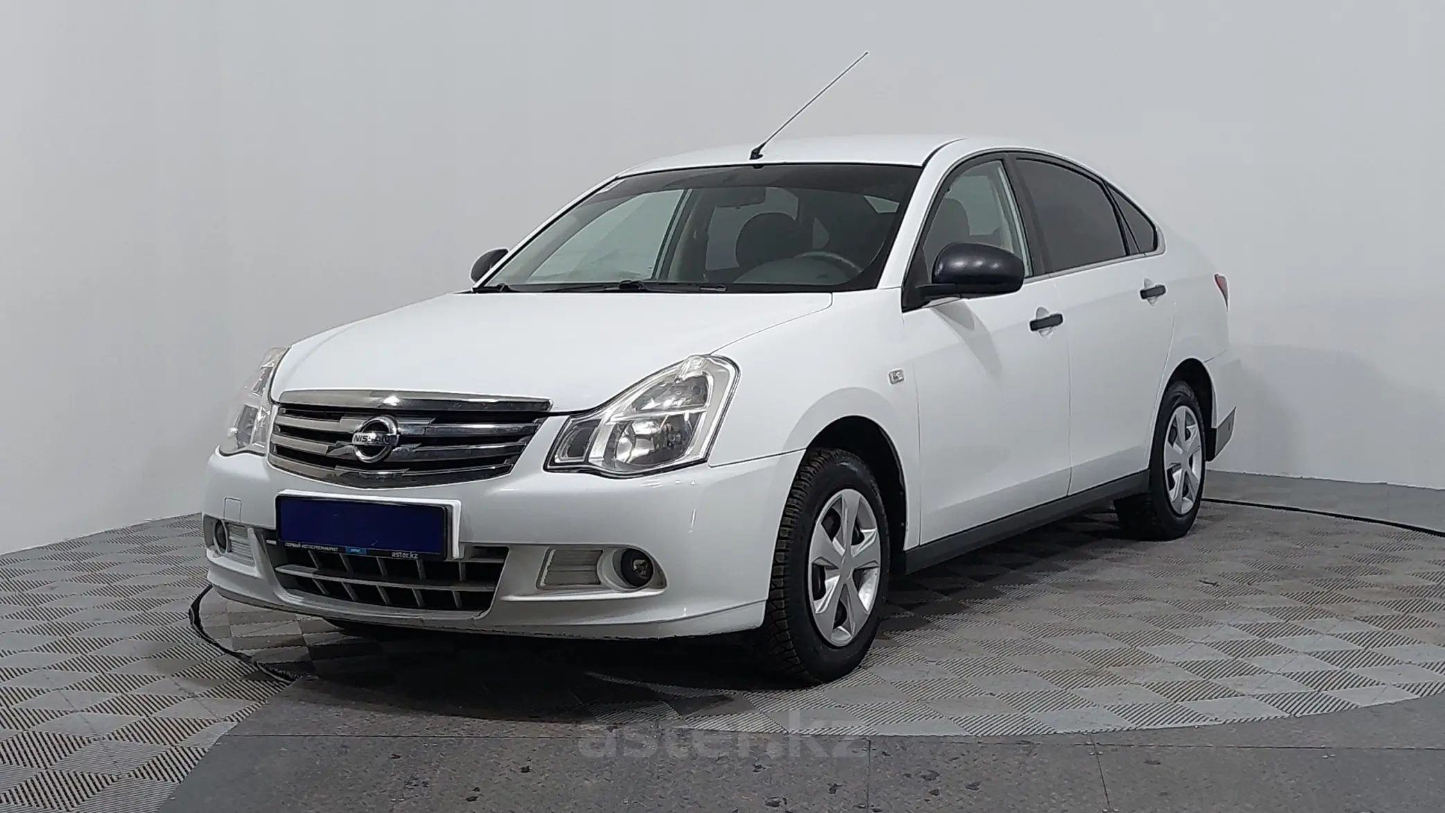 Nissan Almera 2015