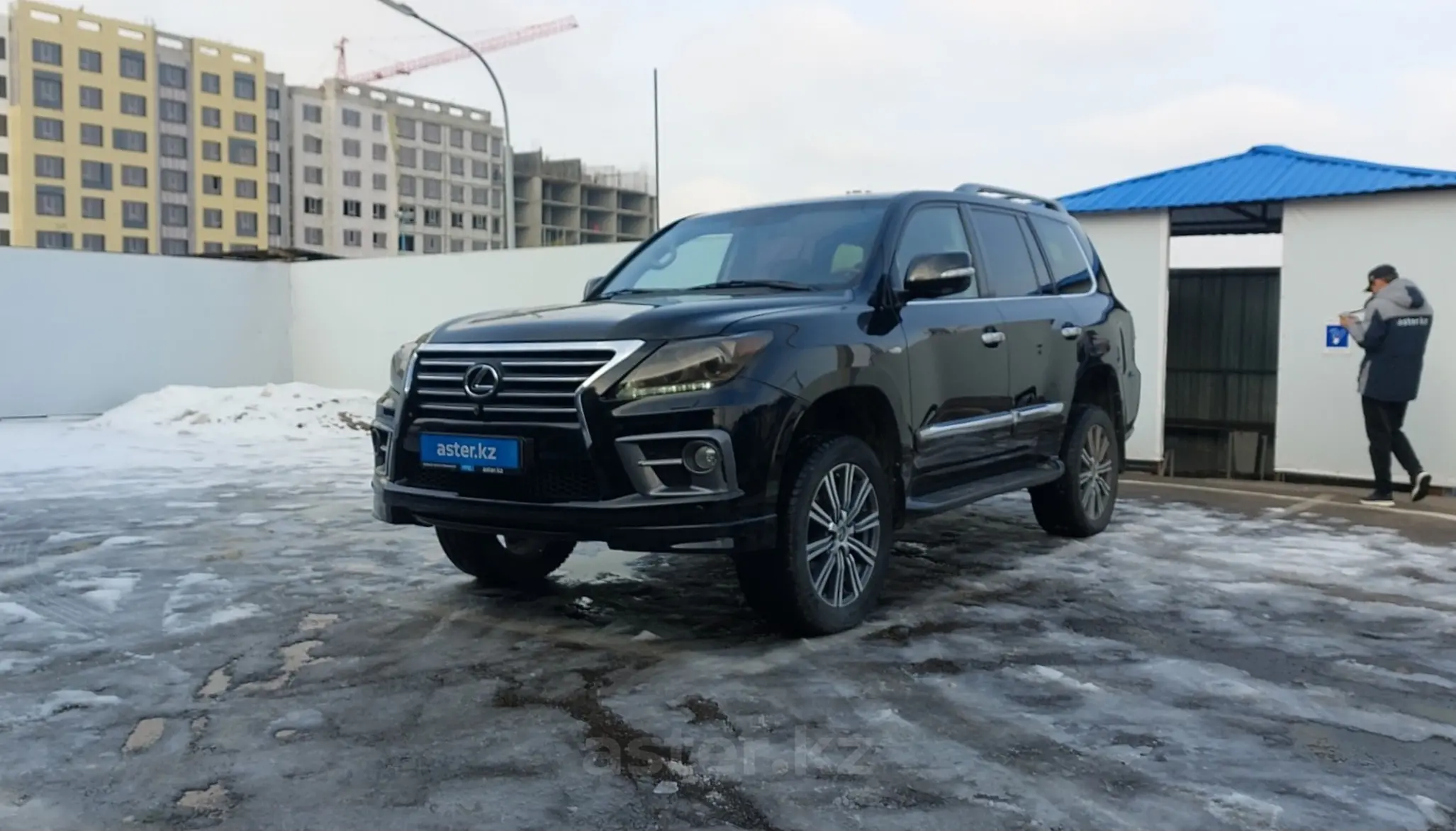 Lexus LX 2011