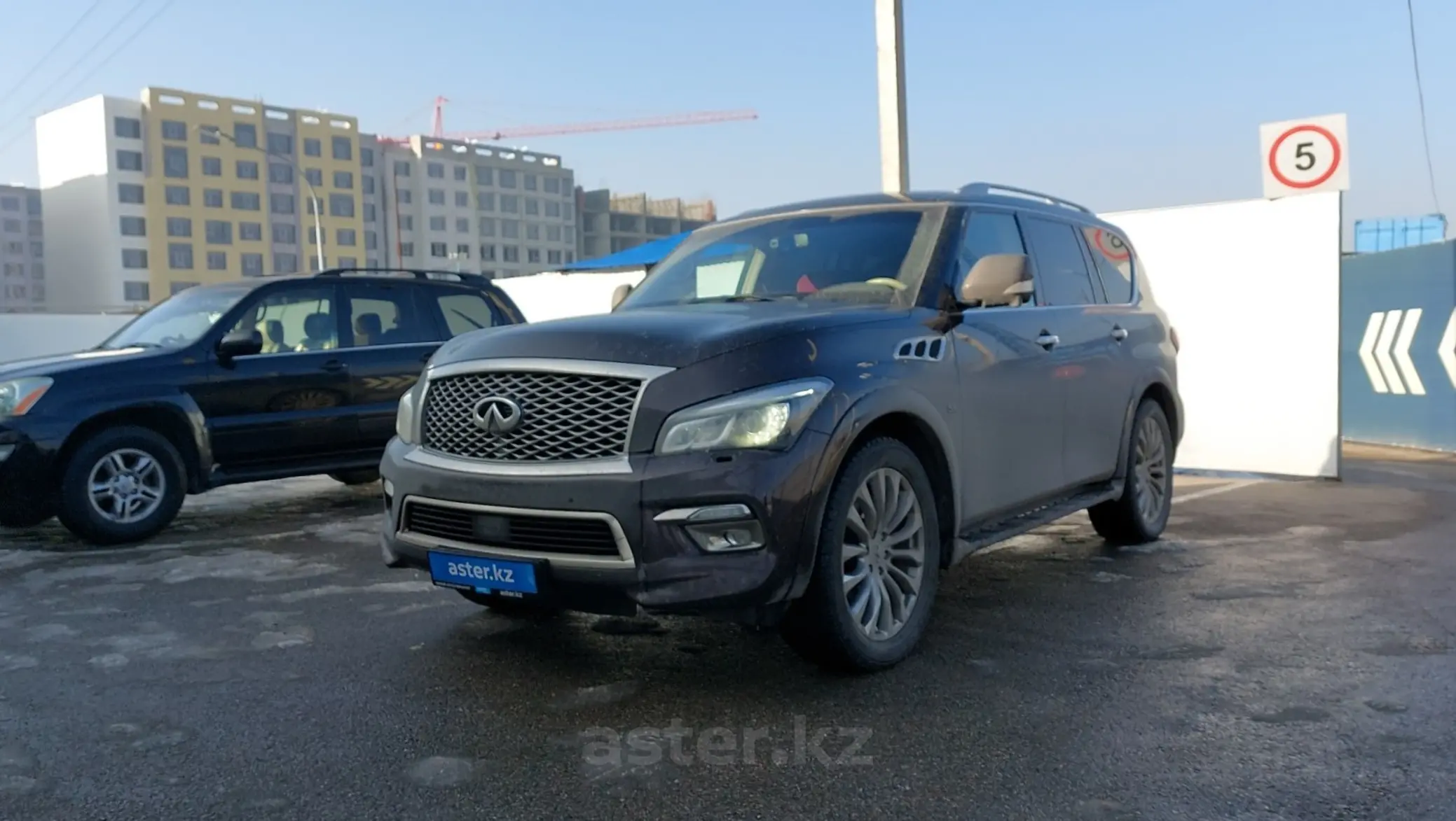 Infiniti QX80 2014