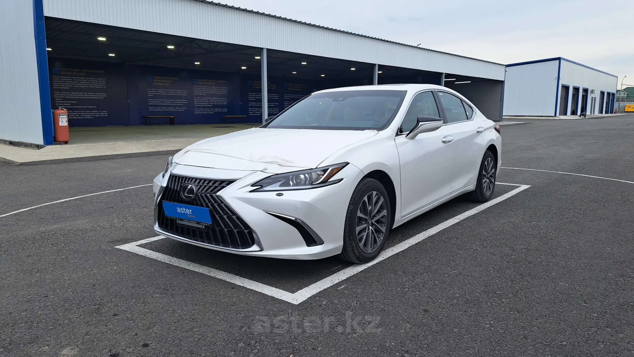 Lexus ES 2022