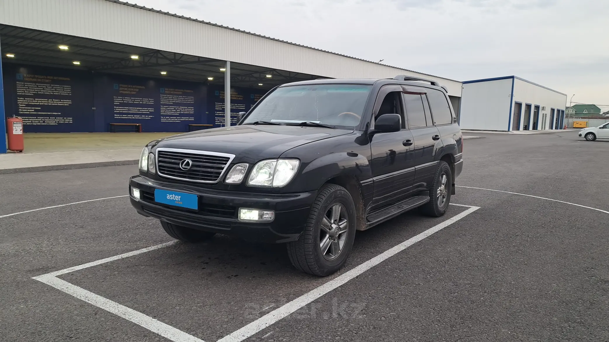 Lexus LX 2004