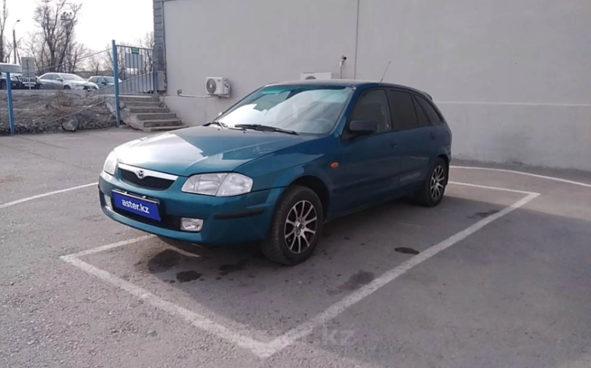 Mazda 323 1999