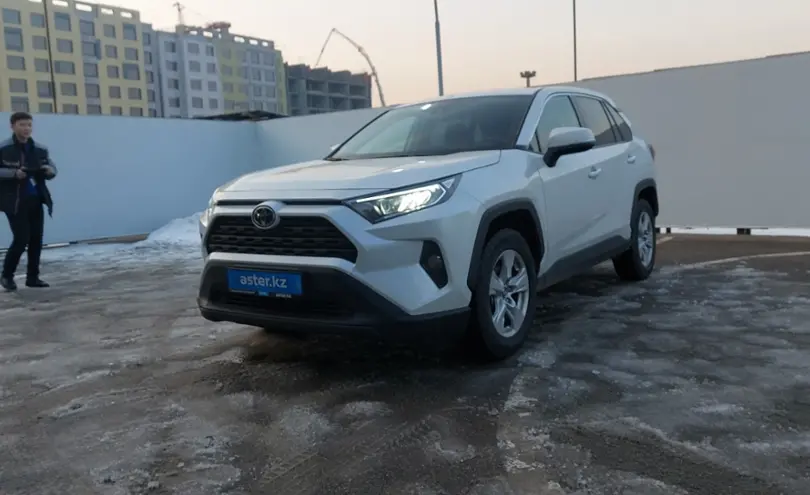 Toyota RAV4 2022 года за 16 000 000 тг. в Алматы