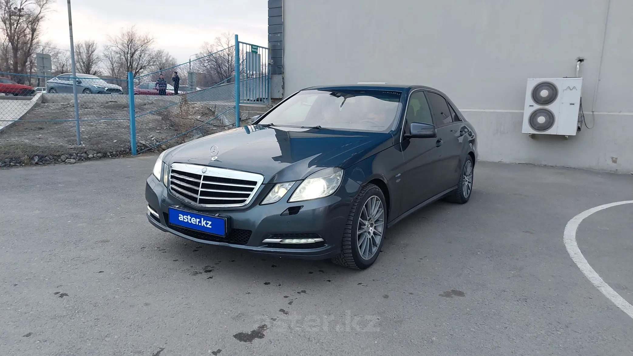 Mercedes-Benz E-Класс 2011