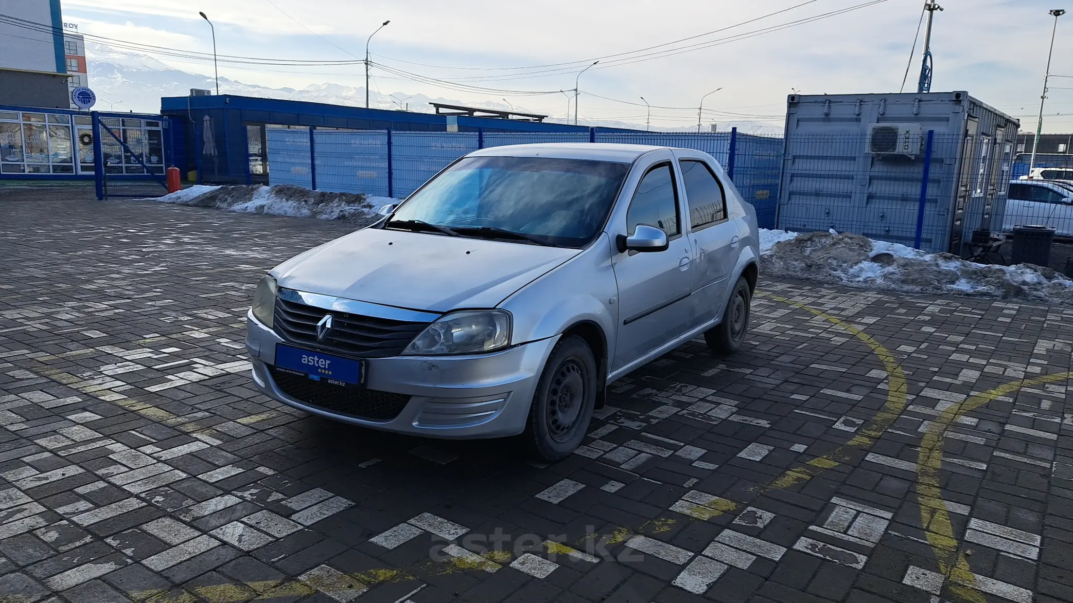 Renault Logan 2013