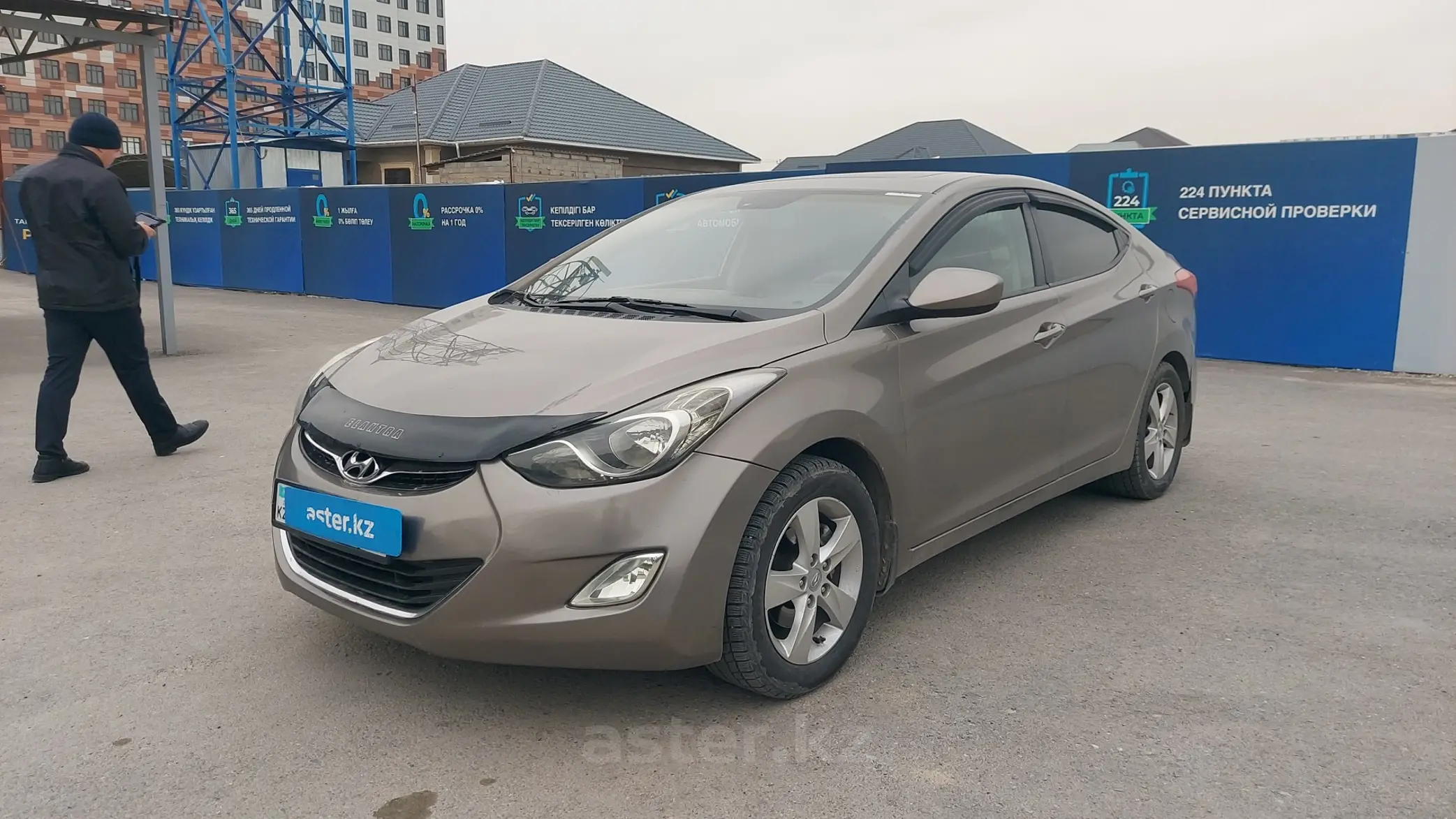 Hyundai Elantra 2012