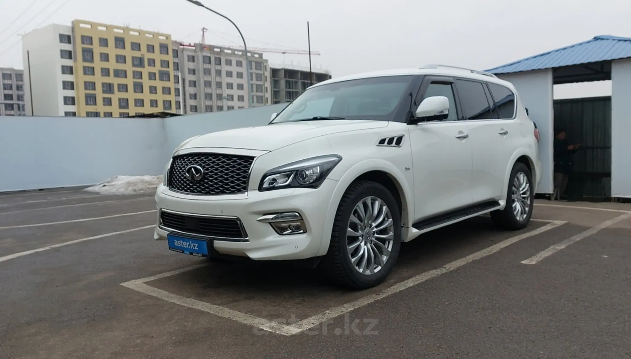 Infiniti QX80 2014