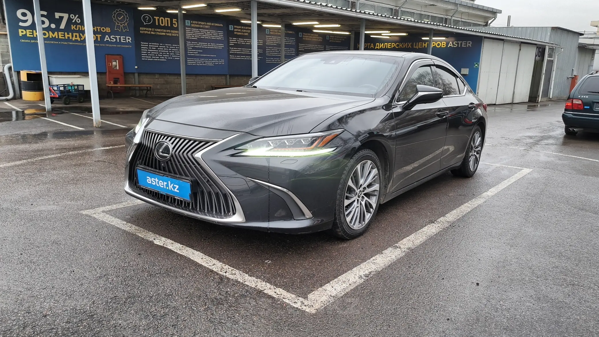 Lexus ES 2021