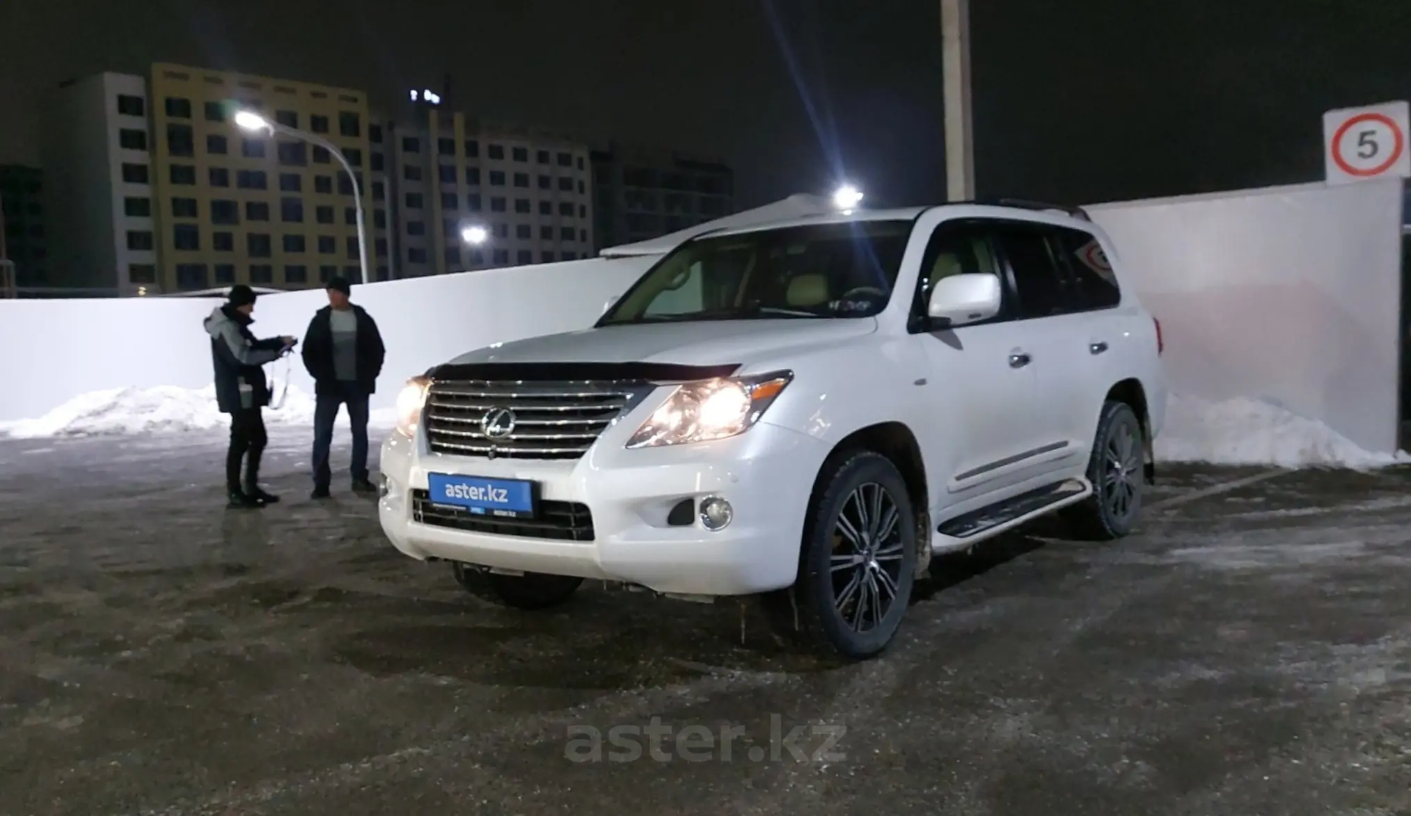 Lexus LX 2009