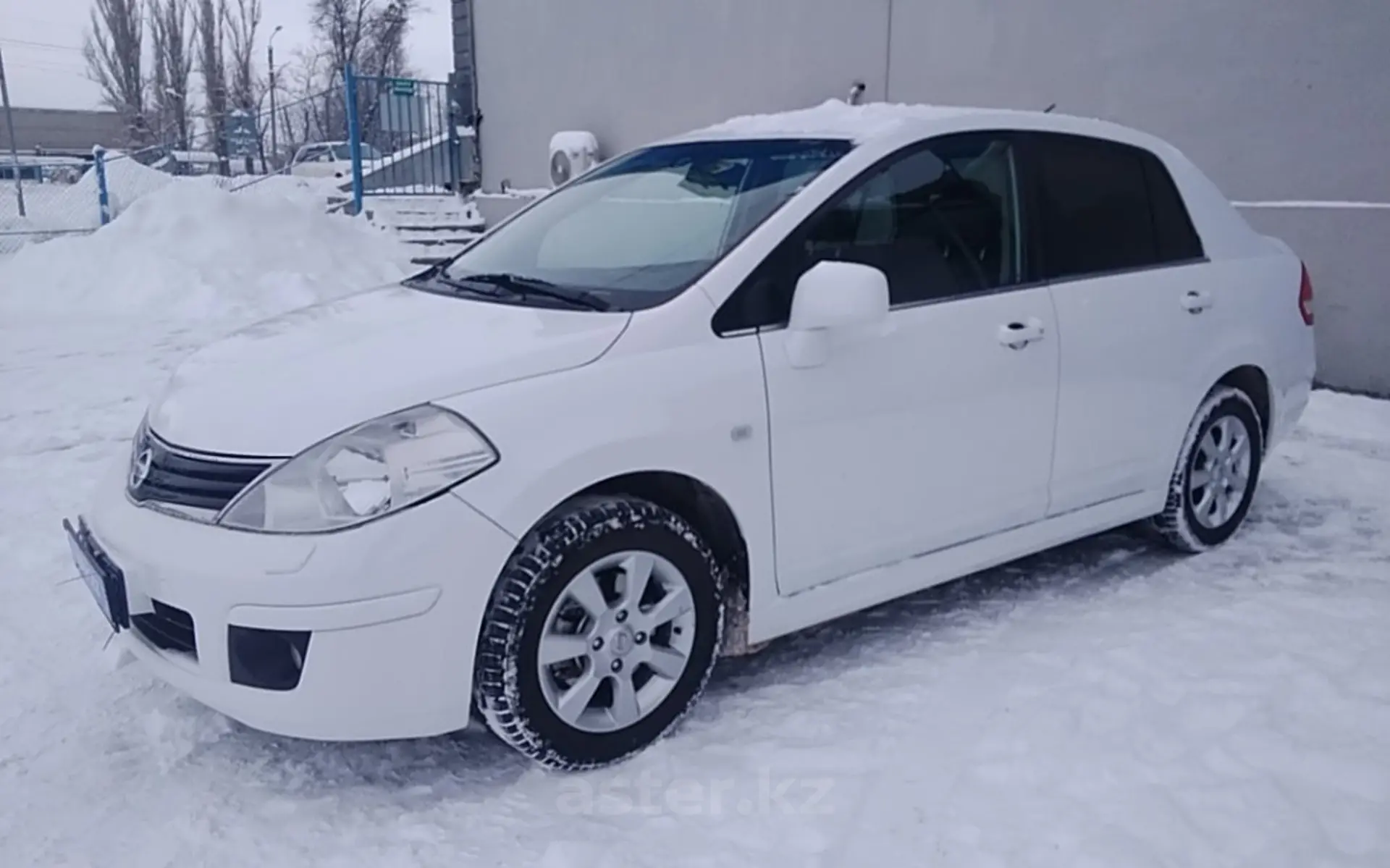 Nissan Tiida 2011