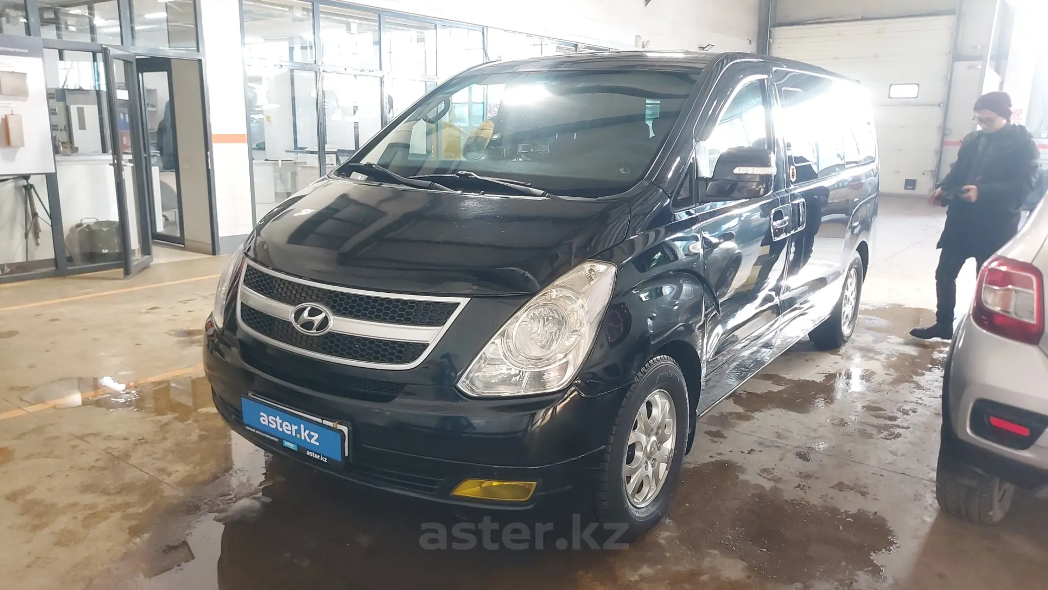 Hyundai Grand Starex 2011