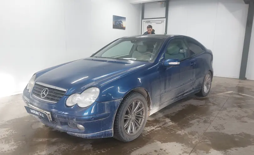 Мерседес объем 2 3. Мерседес w124 двигатель. Двигатель мерседес 210 2. 2 мерседес 210. Мерседес бенц w124 200.