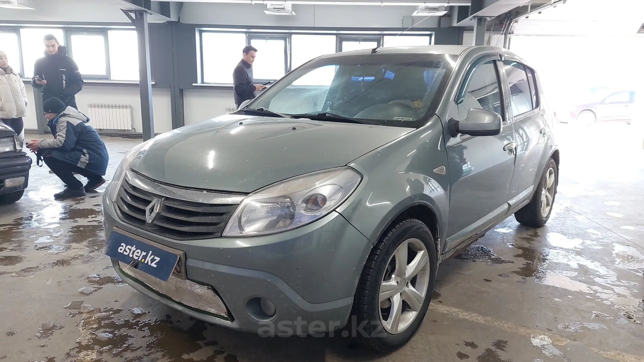 Renault Sandero 2011