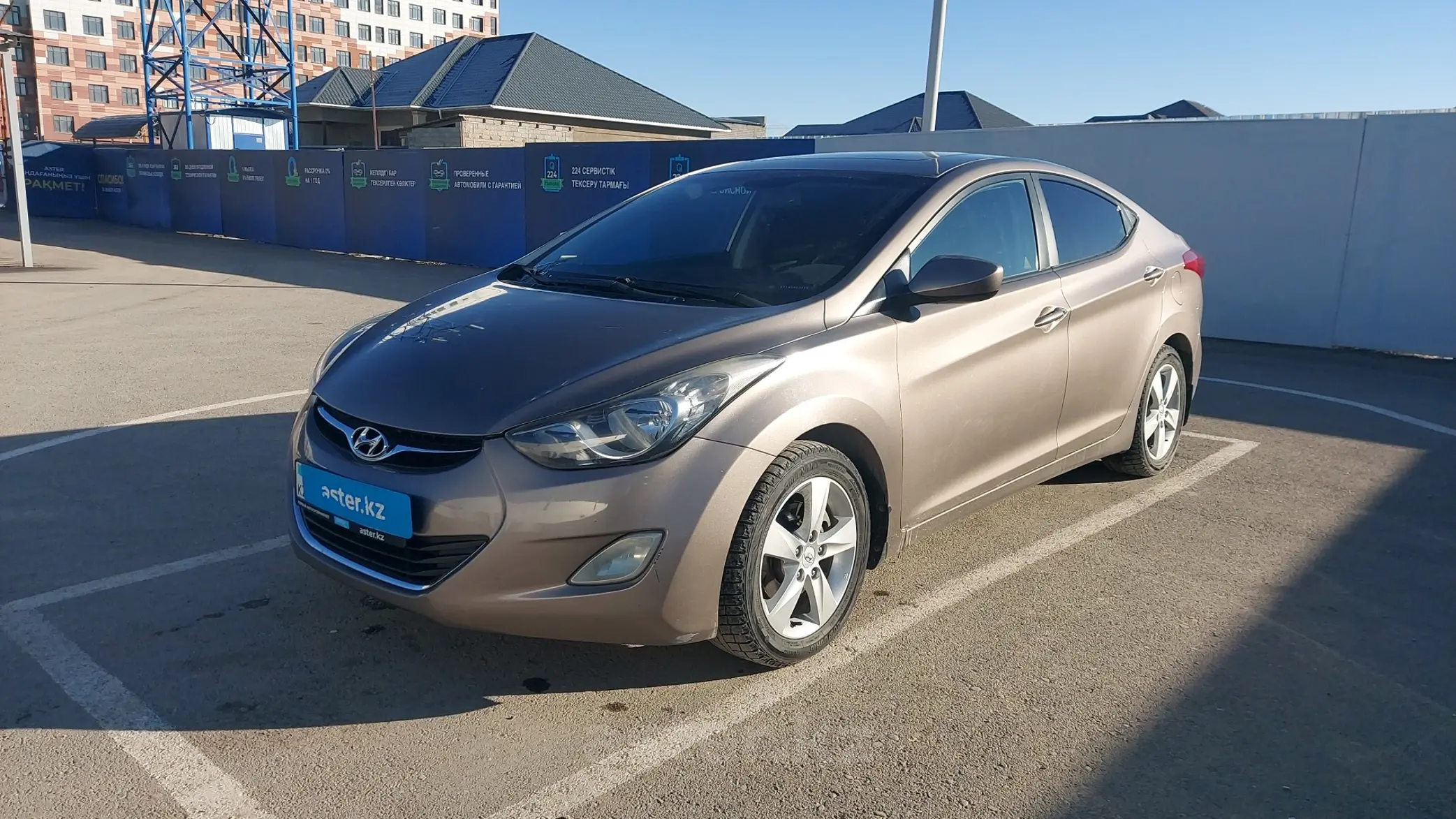 Hyundai Elantra 2012