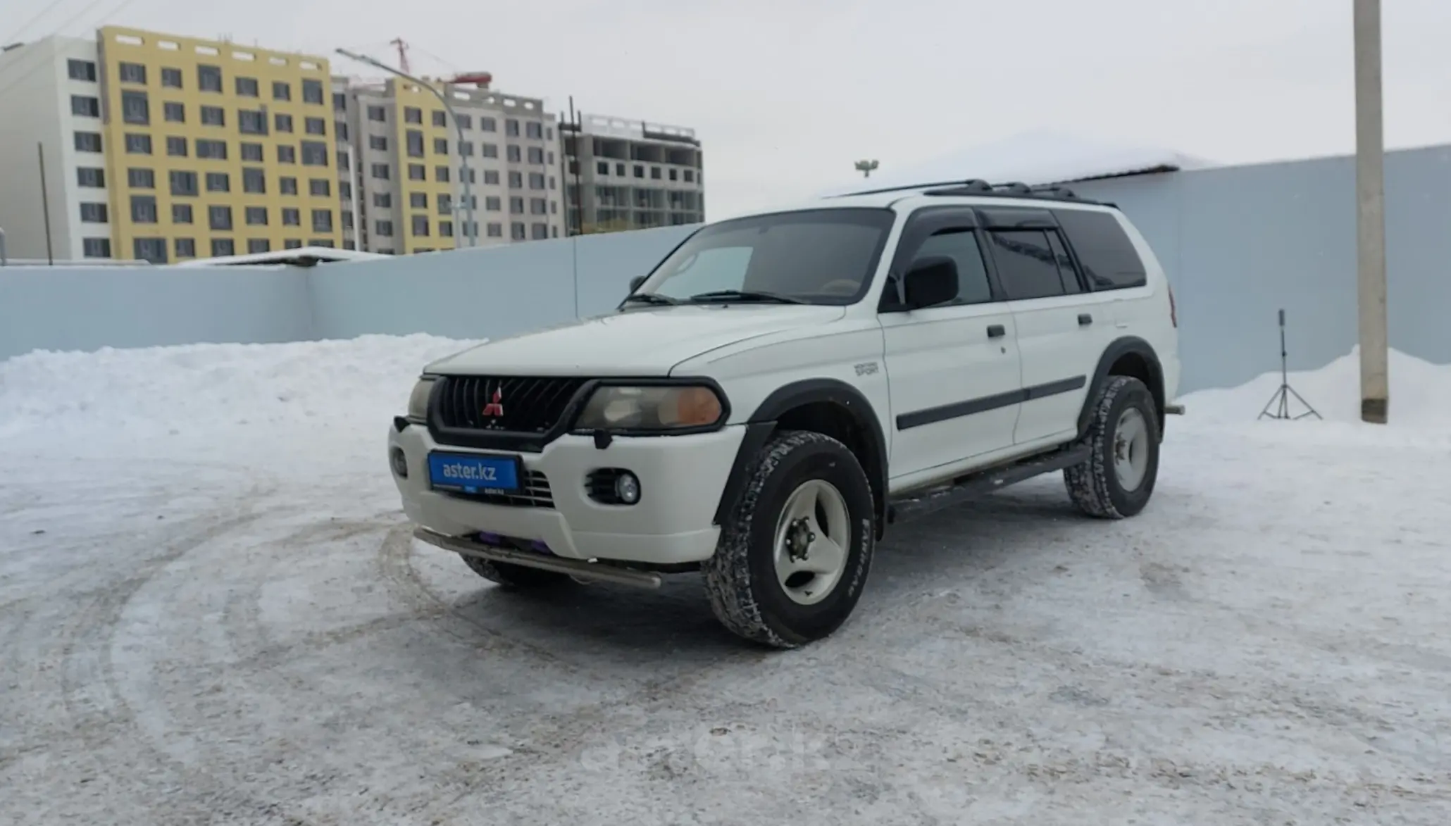 Mitsubishi Montero Sport 2000