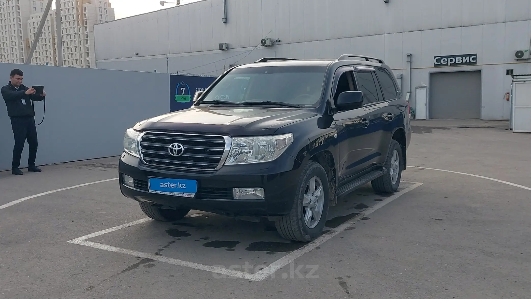 Toyota Land Cruiser 2011