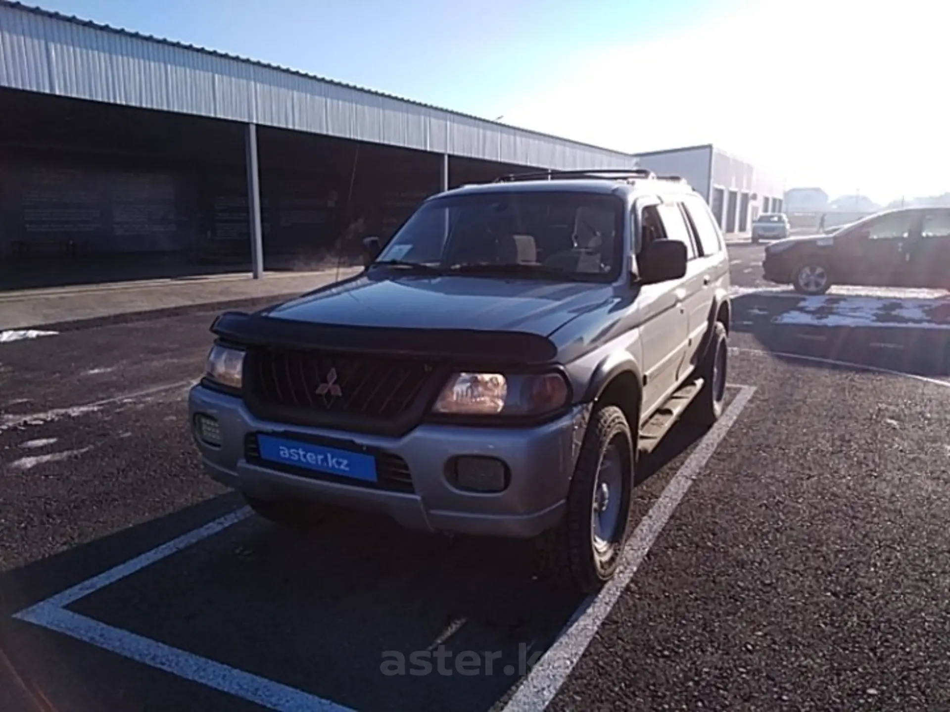 Mitsubishi Montero Sport 2000