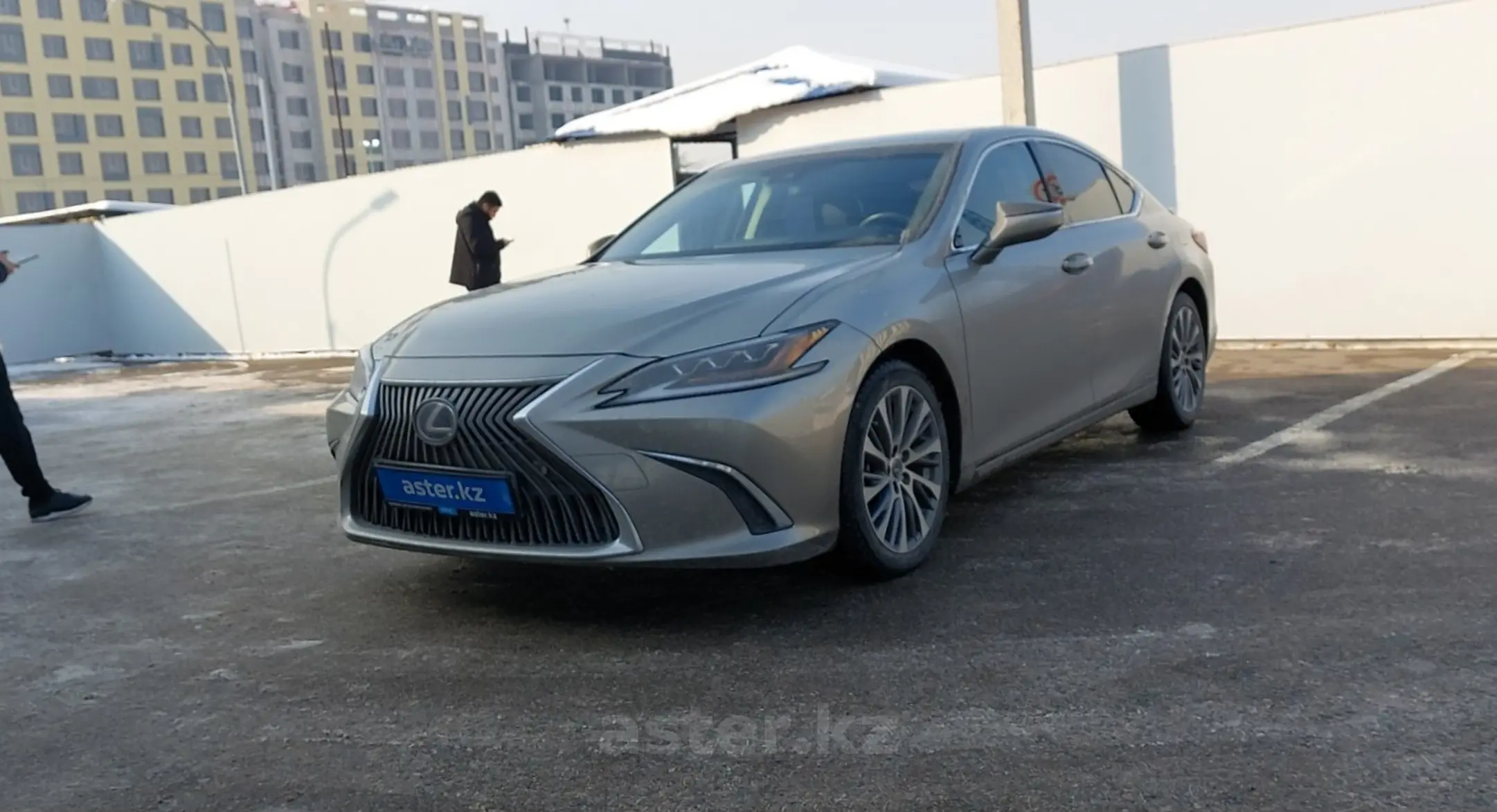 Lexus ES 2021