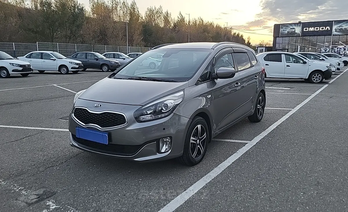 2013 Kia Carens