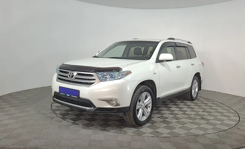 Toyota Highlander 2011 года за 12 190 000 тг. в Караганда