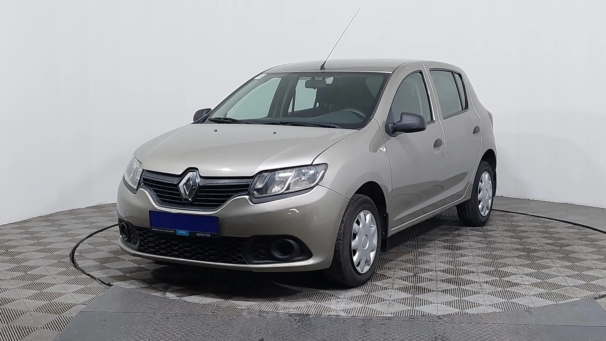 Renault Sandero 2015