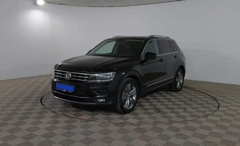 Volkswagen Tiguan 2017 года за 10 990 000 тг. в Шымкент