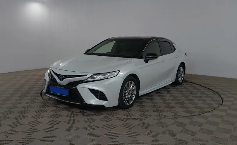 Toyota Camry 2020 года за 15 290 000 тг. в Шымкент
