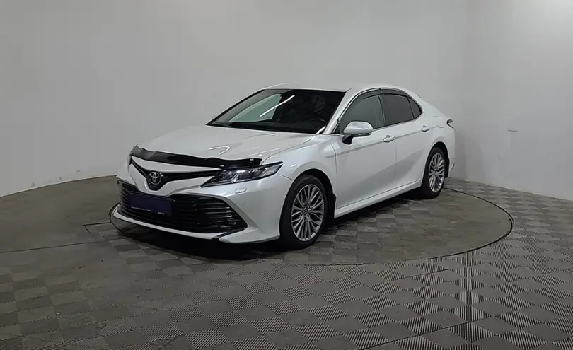 Toyota Camry 2020 года за 13 250 000 тг. в Алматы