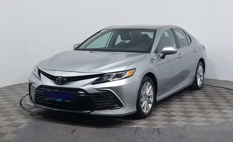 Toyota Camry 2021 года за 12 200 000 тг. в Астана