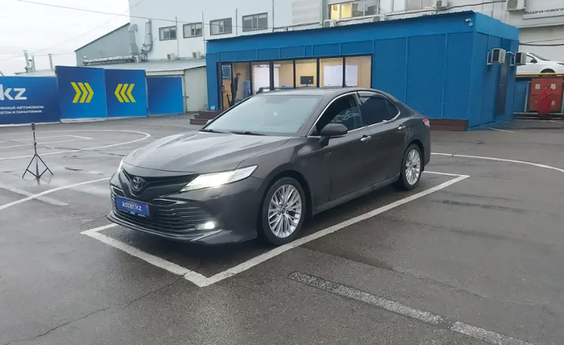 Toyota Camry 2018 года за 14 500 000 тг. в Алматы