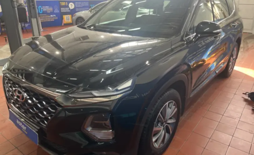 Hyundai Santa Fe 2019 года за 13 000 000 тг. в Астана