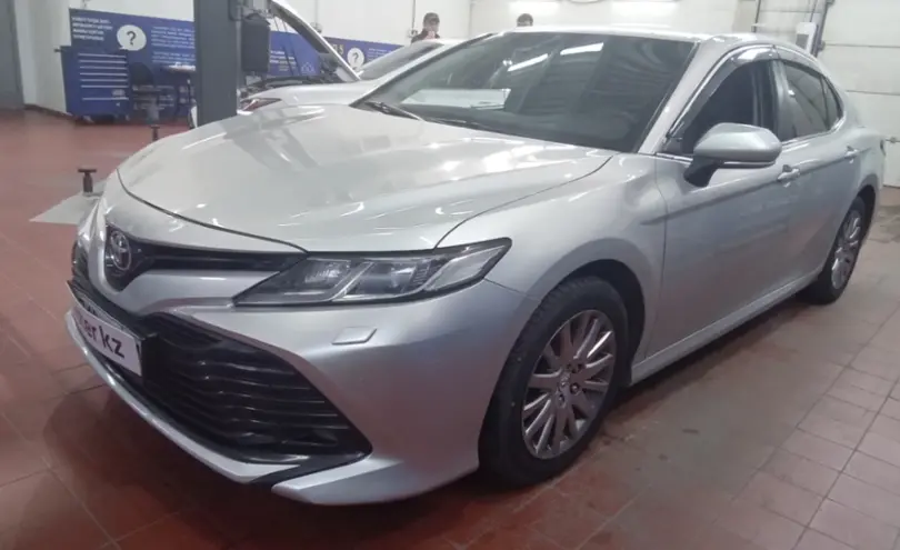 Toyota Camry 2018 года за 10 500 000 тг. в Астана