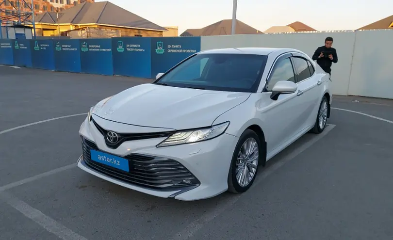 Toyota Camry 2018 года за 17 000 000 тг. в Шымкент