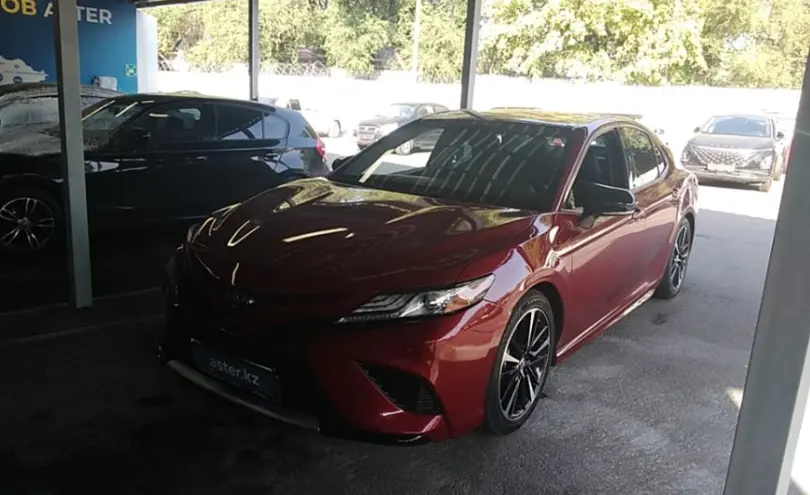 Toyota Camry 2018 года за 12 600 000 тг. в Алматы