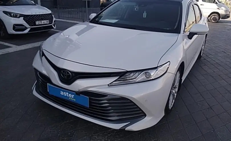 Toyota Camry 2020 года за 12 000 000 тг. в Атырау