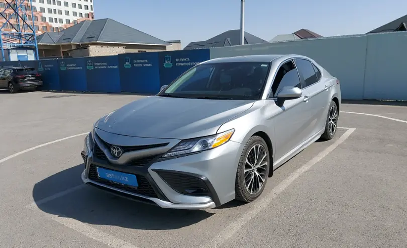 Toyota Camry 2018 года за 13 000 000 тг. в Шымкент