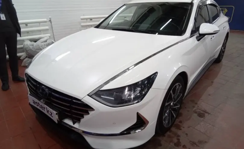 Hyundai Sonata 2020 года за 9 000 000 тг. в Астана