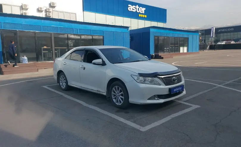 Toyota Camry 2014 года за 9 500 000 тг. в Алматы фото 2