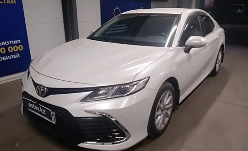 Toyota Camry 2021 года за 12 500 000 тг. в Астана