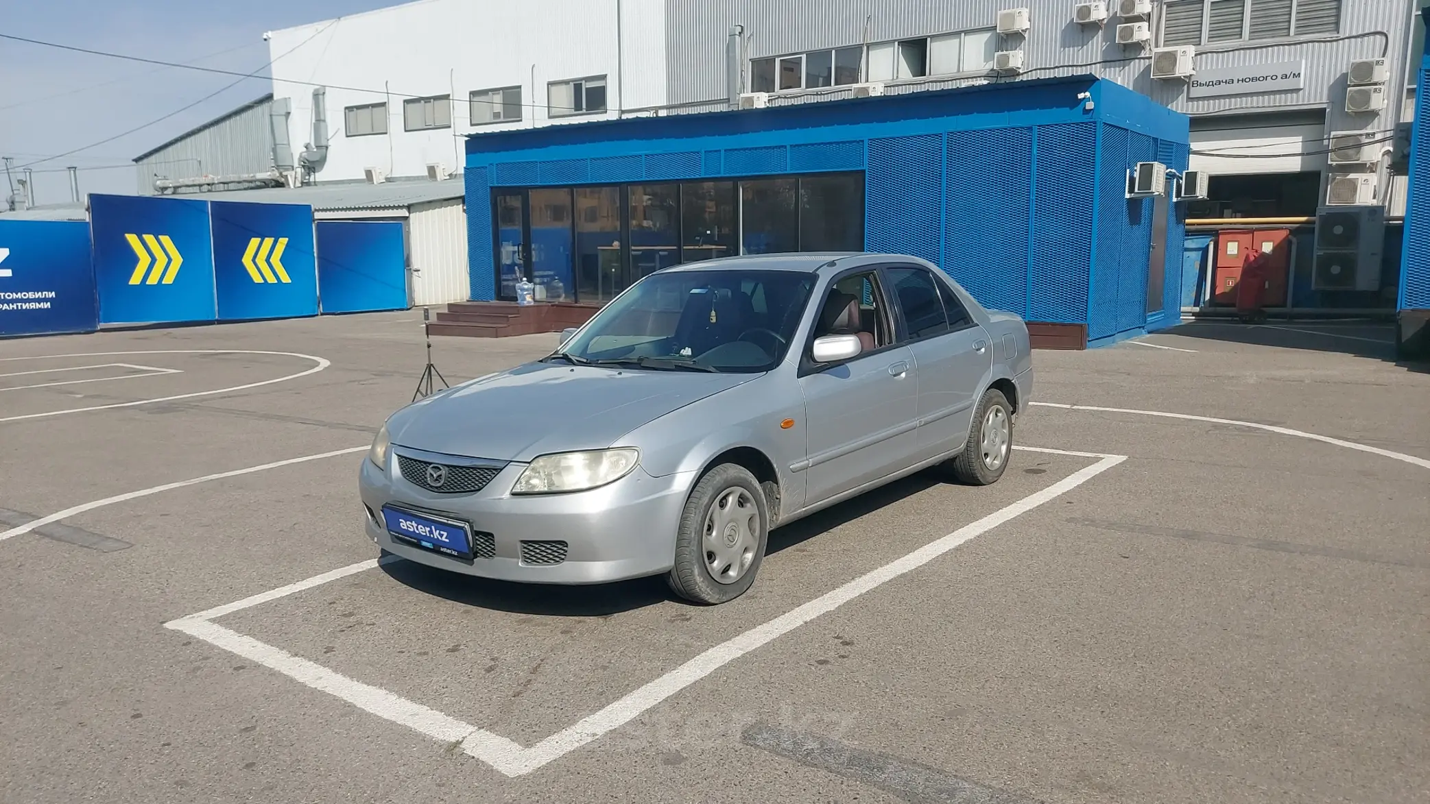 Mazda 323 2001