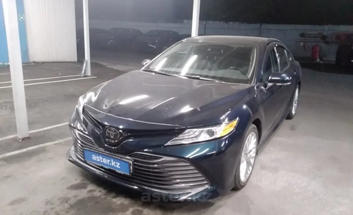 Toyota Camry 2020 года за 13 500 000 тг. в Алматы