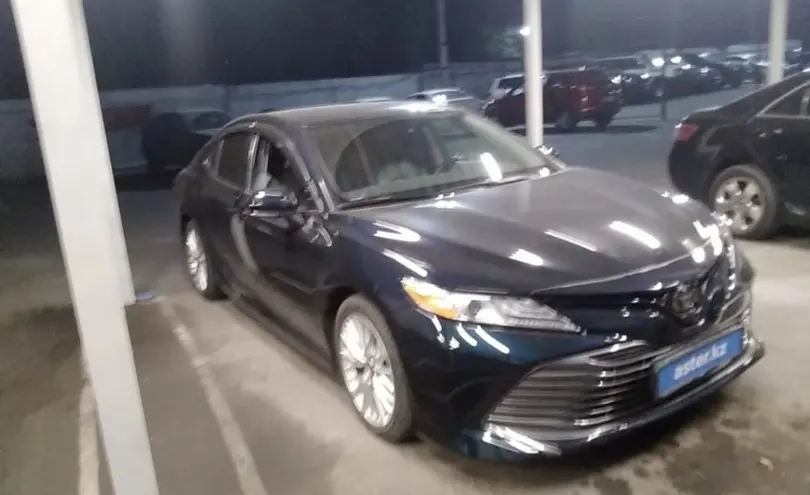 Toyota Camry 2020 года за 13 500 000 тг. в Алматы фото 3