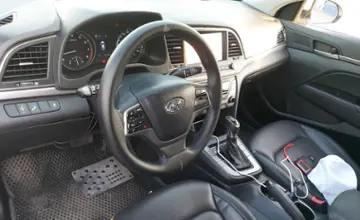 Hyundai Avante 2018 года за 8 000 000 тг. в Шымкент фото 5