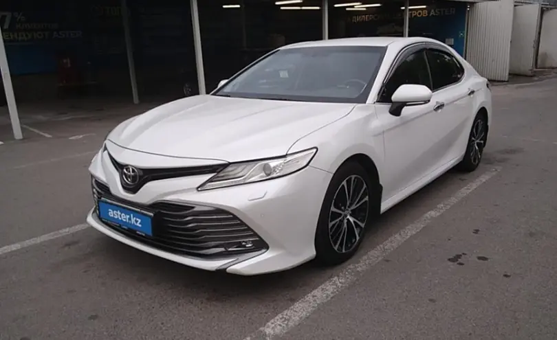 Toyota Camry 2018 года за 14 800 000 тг. в Алматы