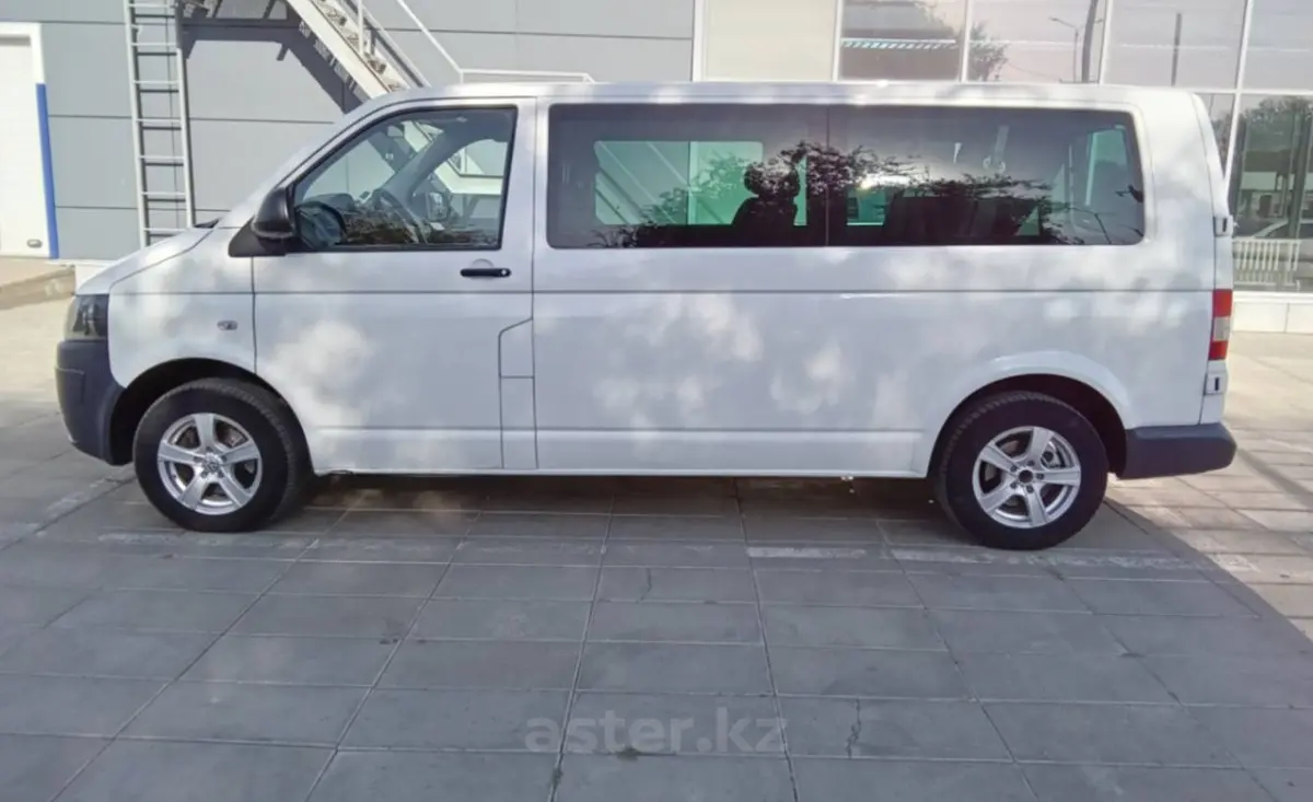 Volkswagen Caravelle 2010