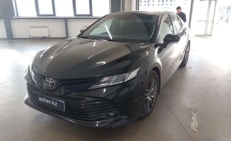 Toyota Camry 2019 года за 13 500 000 тг. в Астана