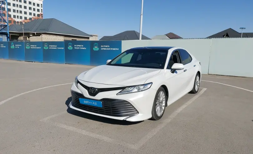 Toyota Camry 2019 года за 15 000 000 тг. в Шымкент