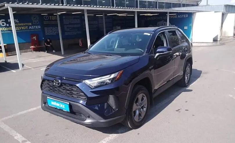 Toyota RAV4 2022 года за 17 000 000 тг. в Алматы