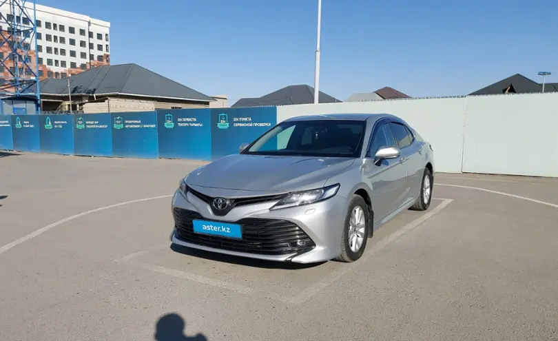 Toyota Camry 2018 года за 14 000 000 тг. в Шымкент